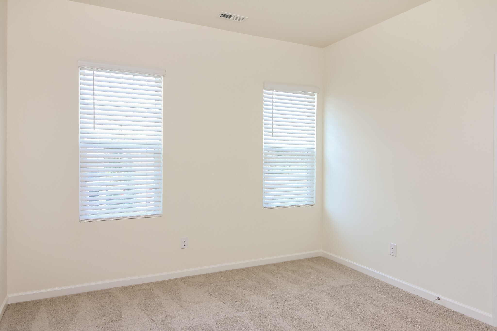 Building Photo - 1624 Corbett St