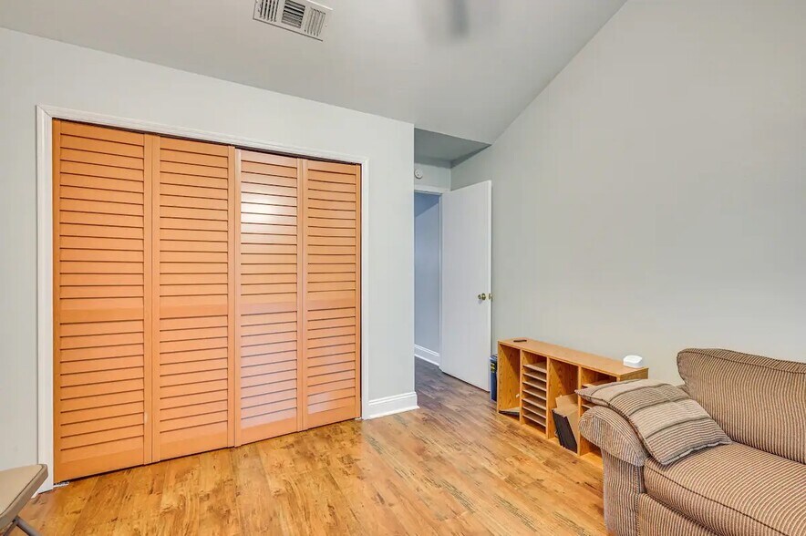 Building Photo - 13012 Lorna Pl