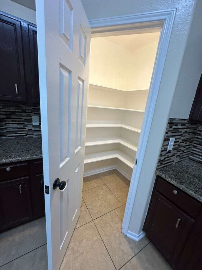 Building Photo - 5718 Straight Way