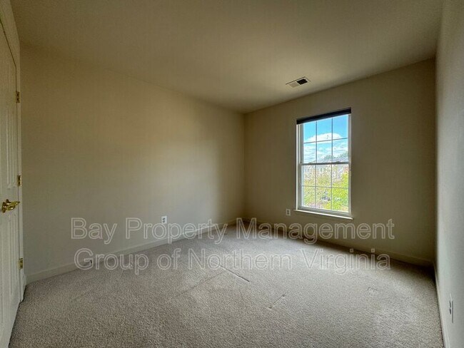 Building Photo - 14004 Madrigal Dr