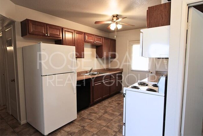 Building Photo - Charming and Cozy 2-bedrooms, 1.5-baths ho...