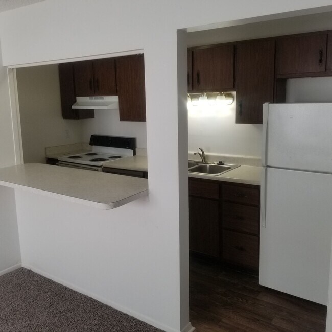 Building Photo - Evansville East side