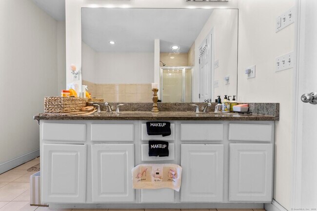 Building Photo - 240 Highland Ave