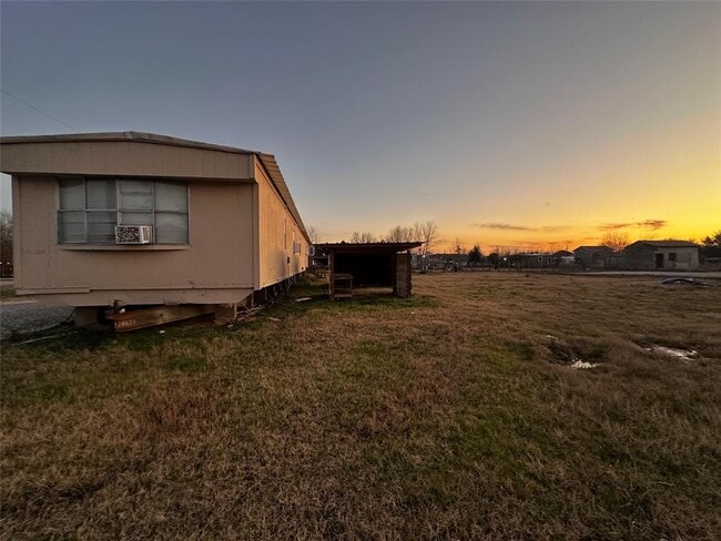 Building Photo - 40 County Rd 3557