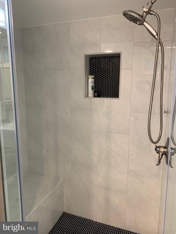 Building Photo - 7413 Farnum St