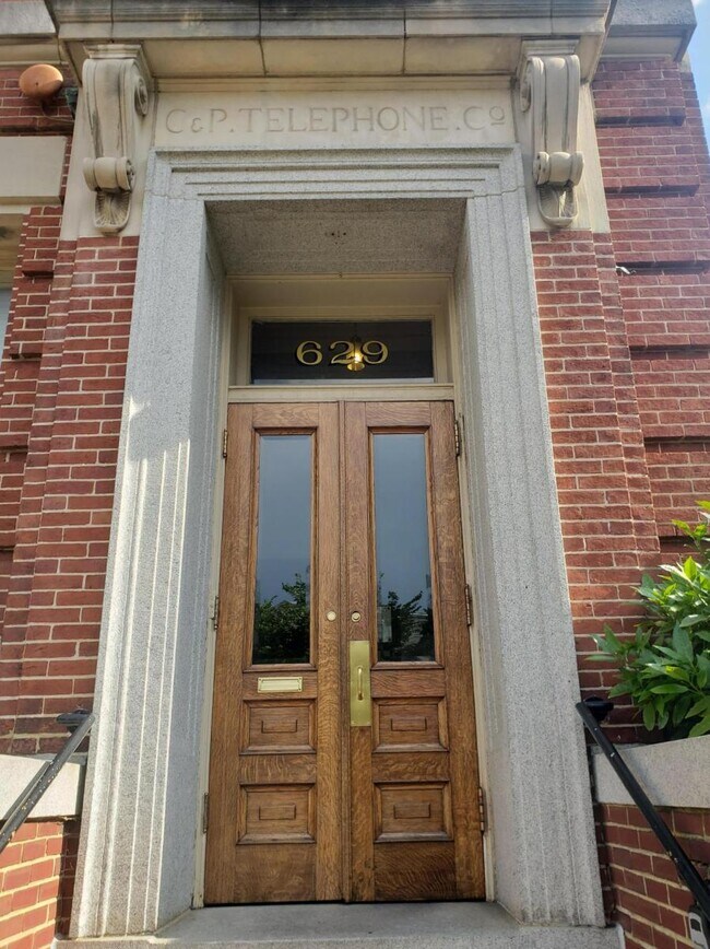 Building Photo - 629 Constitution Ave NE