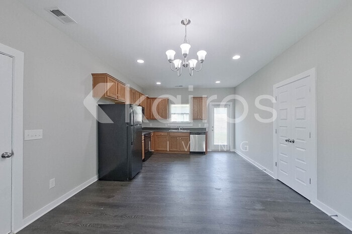 Building Photo - 344 White Oak Cir