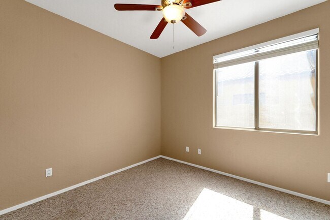 Building Photo - Stunning 5BR House in Chandler