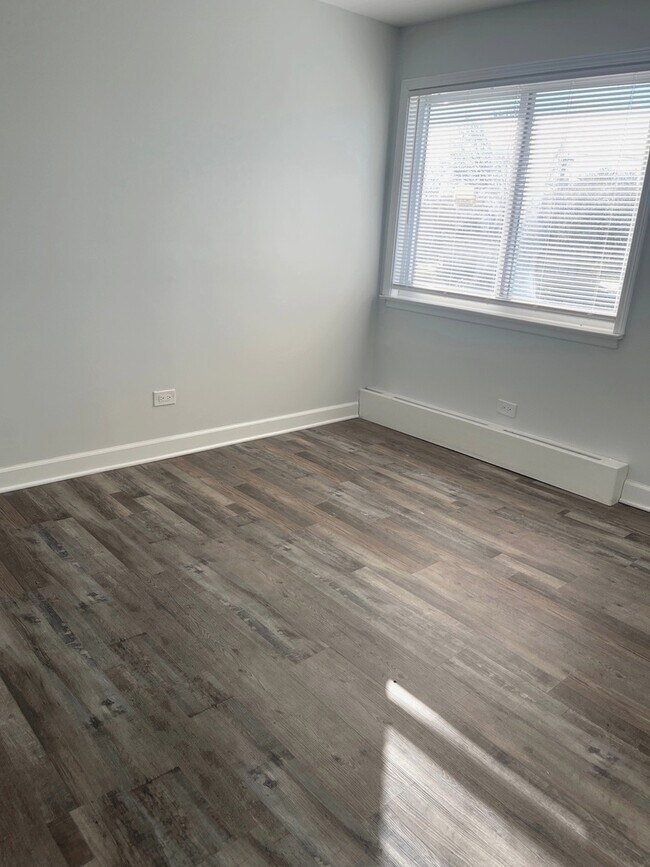 Building Photo - 287 8th St