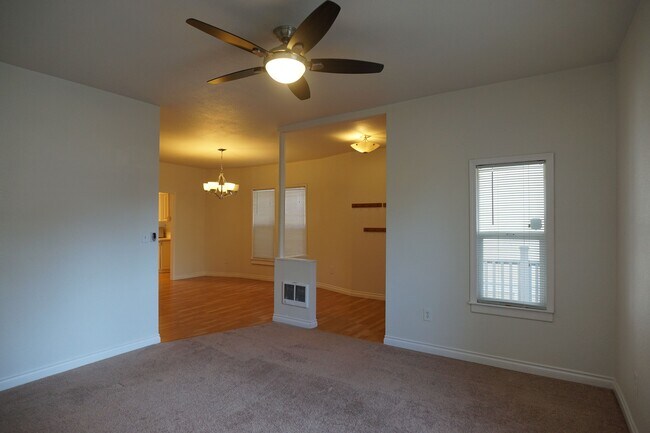 Building Photo - 1209 S J St