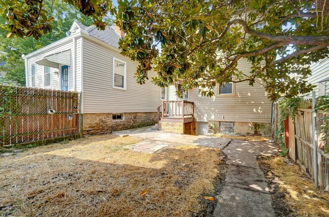 Building Photo - Four Bedroom Home in Covington!