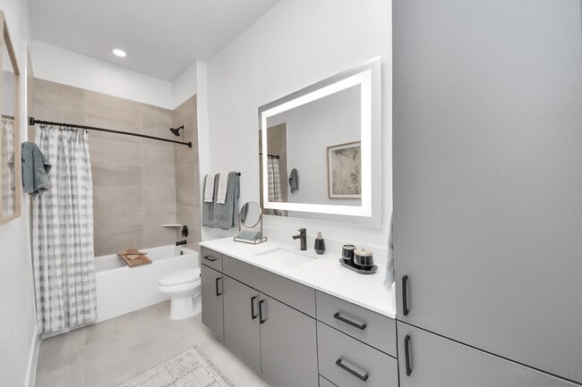 Building Photo - 15635 Memorial Dr