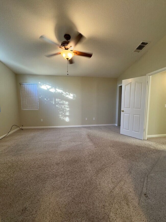 Building Photo - Charming 3bedroom 2 bath home in Elk Grove.