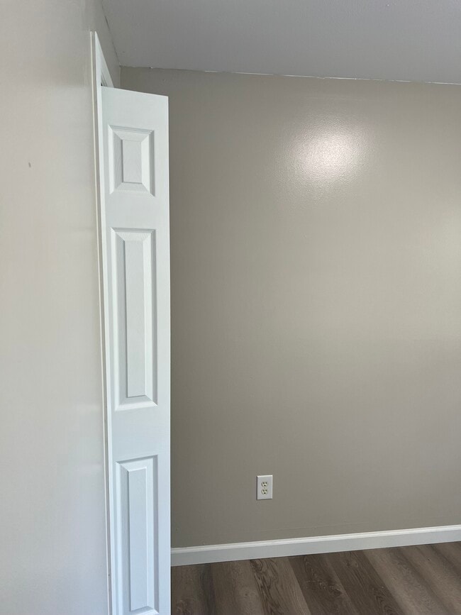 Building Photo - 7441 Farmstead Rd