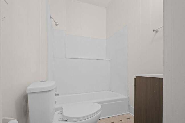 Building Photo - 131 W 13th St