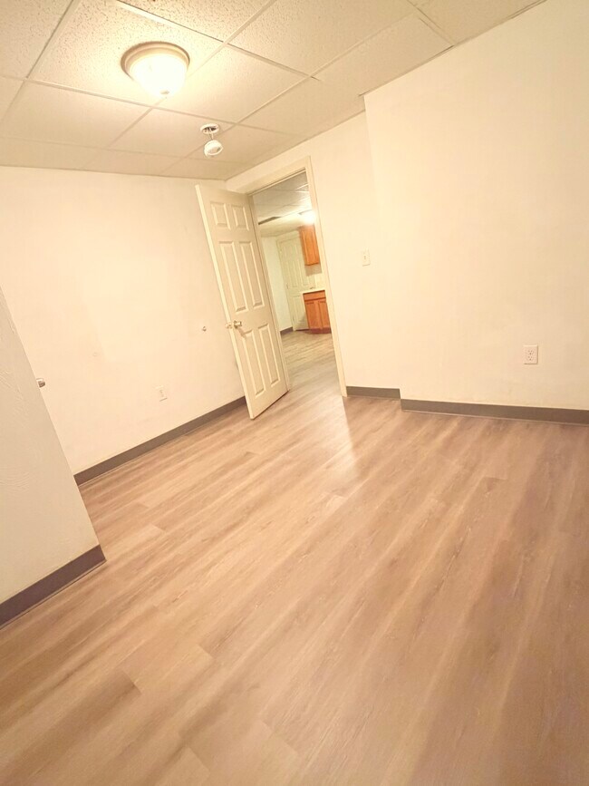 Building Photo - 64 Seaver St
