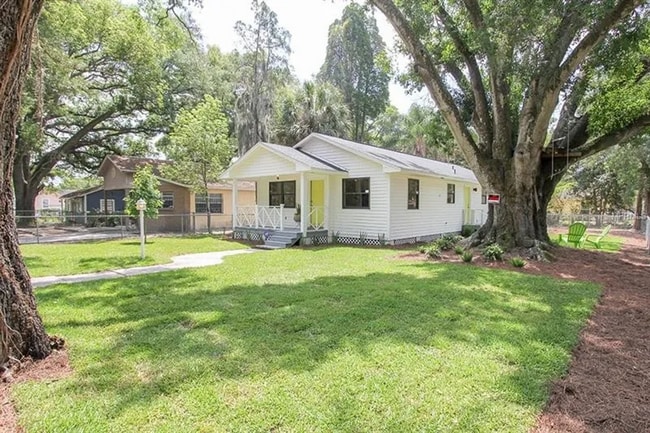 Building Photo - Fully Renovated Home in Prime Tampa Location with Fenced and Private Yard! 3bed |1.5 bath