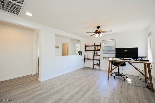 Building Photo - 5484 Sentinel Point Ct