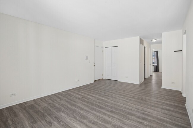 Building Photo - 402 Sandalwood Ln