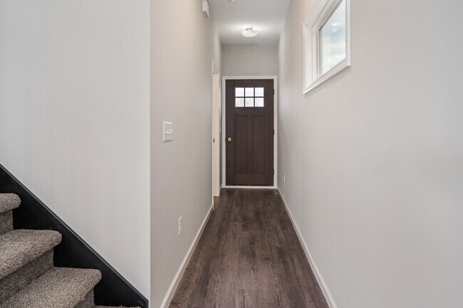 Building Photo - 10051 Bluffs Cor