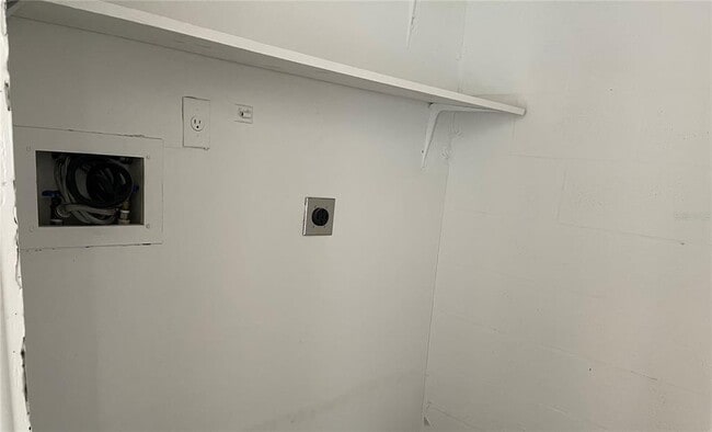 Building Photo - 1559 7th Ave W