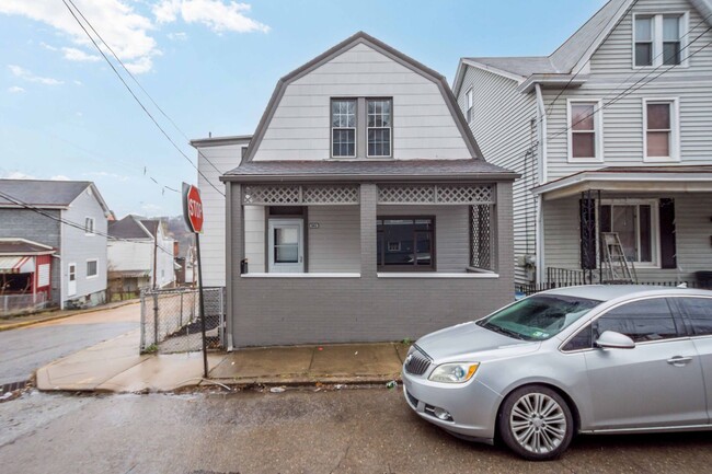 Building Photo - Stunning 3 bedroom home in McKees Rocks available April 15!