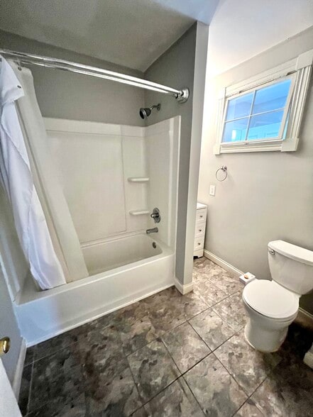 Bathroom - 1701 NE 2nd St