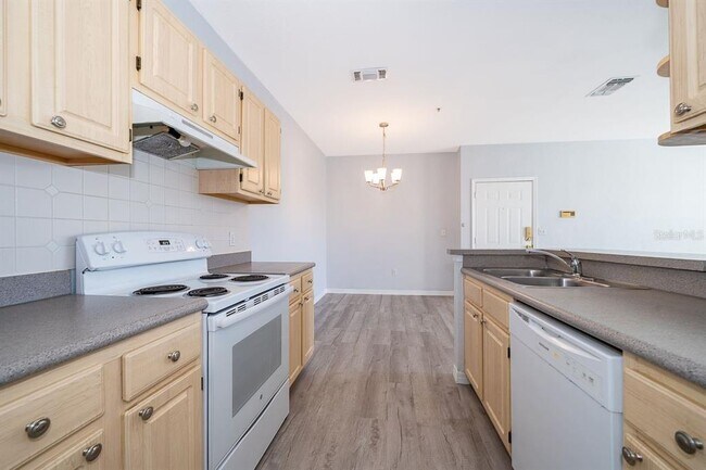 Building Photo - 8900 Legacy Ct