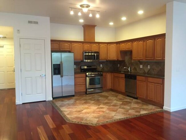 Interior Photo - Hawthorne 44