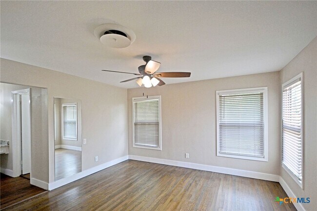 Building Photo - 671 W Merriweather St