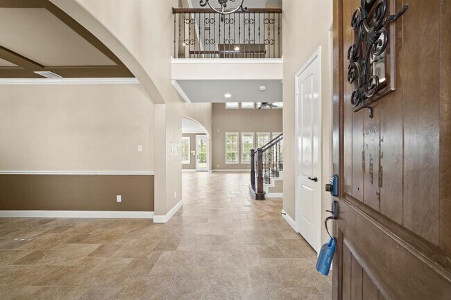 Building Photo - 28223 Red Shady Oaks Dr