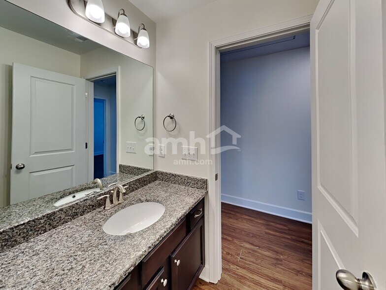 Building Photo - 6013 Trailwater Dr