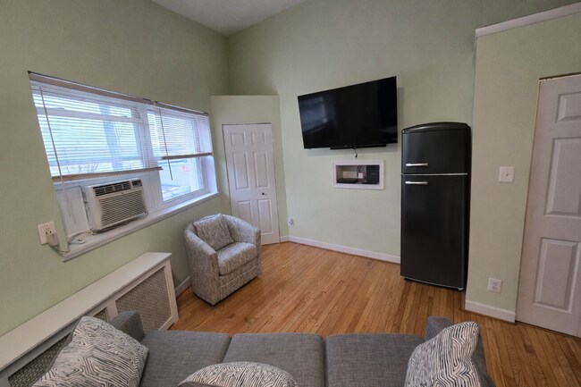 Building Photo - 2325-2327 S Croskey St