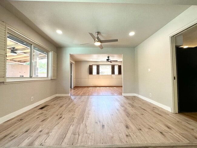 Building Photo - 5011 Jennings Way