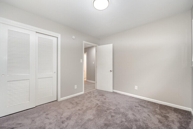 Building Photo - 2286 Alexandria Dr