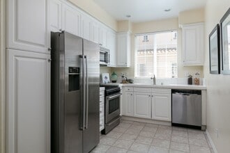 Building Photo - Old Town Camarillo 4 Bed 3 Bath