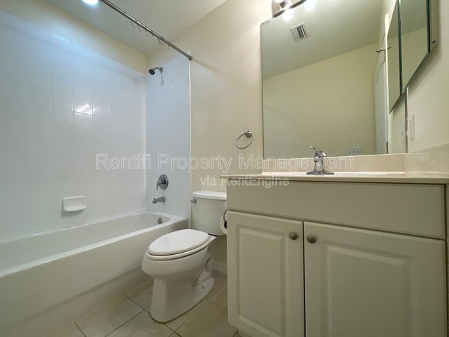 Building Photo - 12090 Summergate Cir
