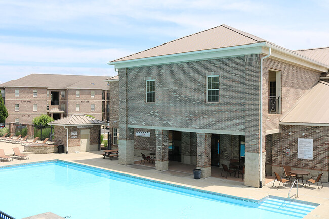 Pool - The Quarters at W Lafayette - Student Living