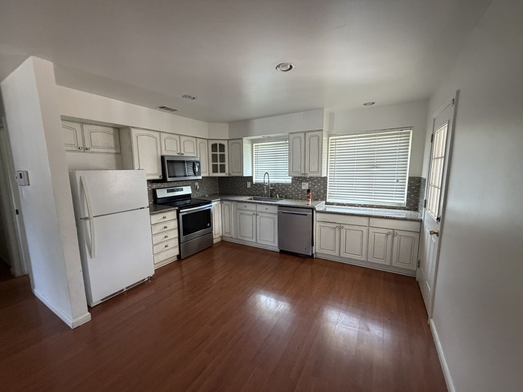 Building Photo - 7813 Dominion Way