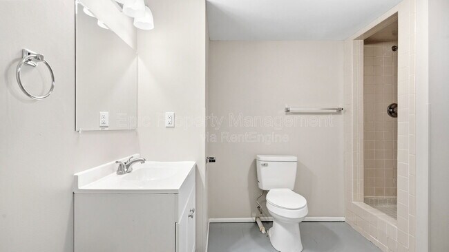 Building Photo - 1072 Mill St