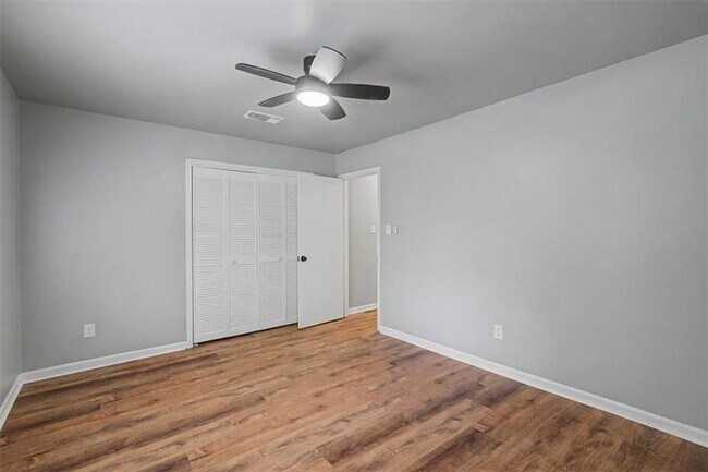 Building Photo - 2430 Coosawattee Dr NE