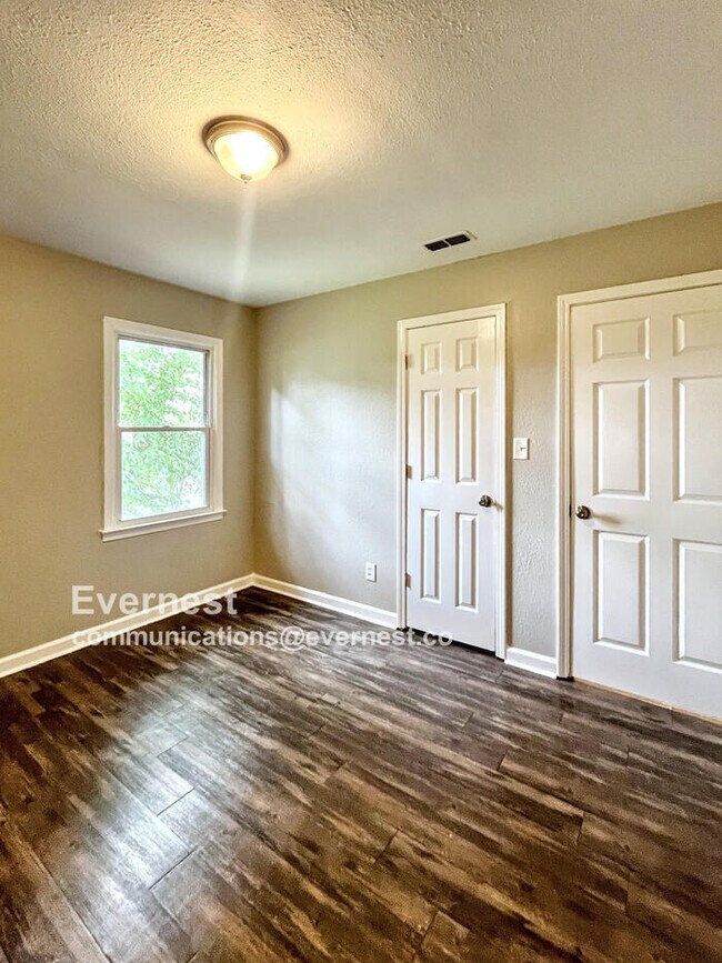Building Photo - 800 Keystone Dr