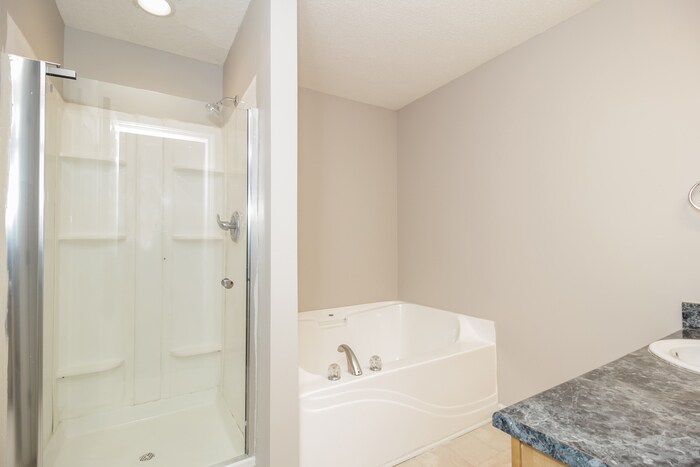 Building Photo - 4880 W Park Cir