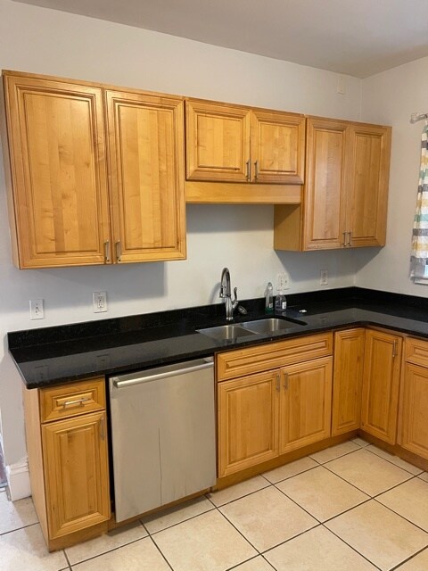 Building Photo - 30 Sudan St