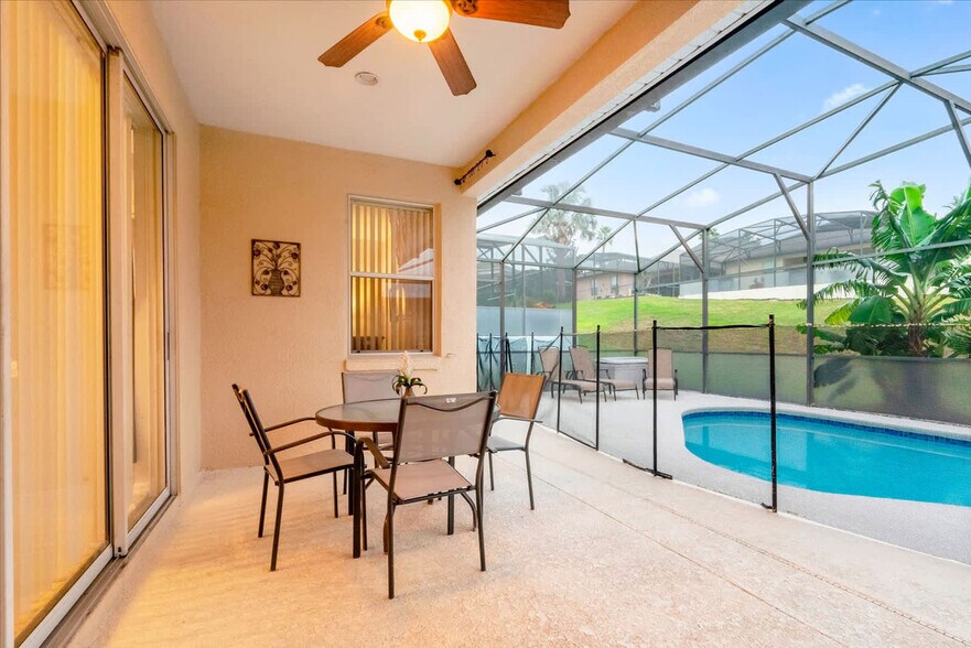 Building Photo - 337 Orista Dr