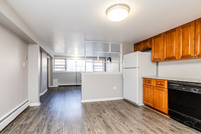 Building Photo - 6511 W Higgins Ave