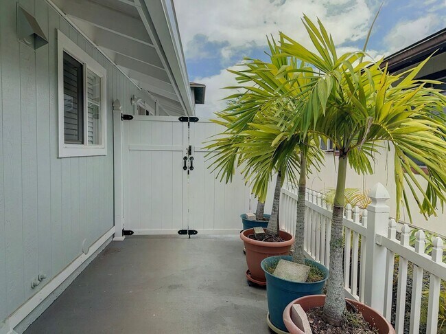 Building Photo - Mililani Town Living with PV, Tesla Batteries & EV Charger