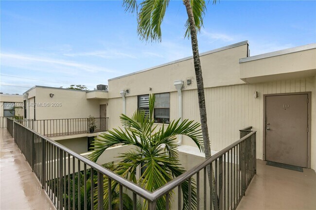 Building Photo - 20291 NE 30th Ave