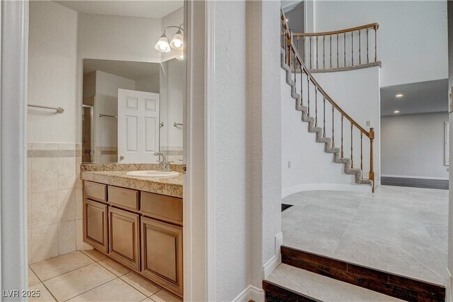 Building Photo - 9405 Mast Dr