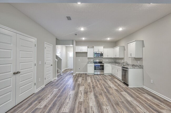 Building Photo - Modern Townhome in Manchester TN